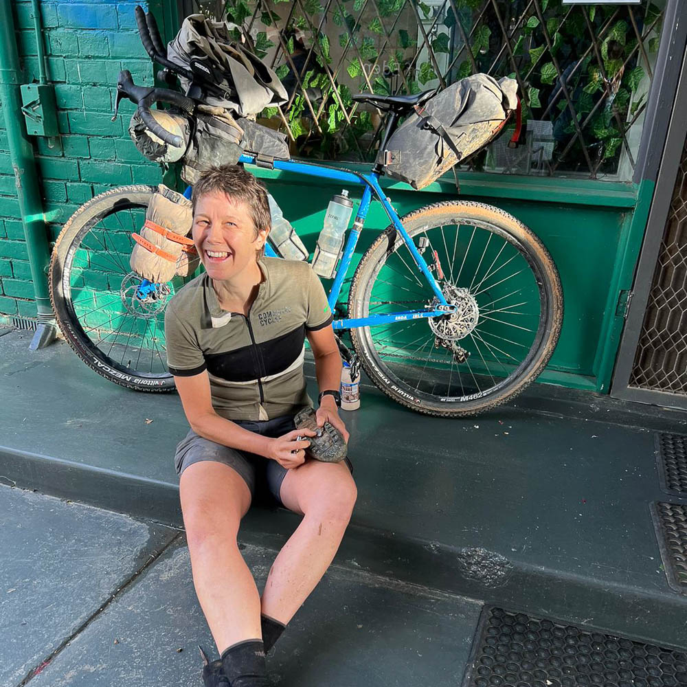 Rosie Howell, pit stop for some repairs in the 2023 Mallee Blast