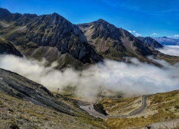 Clouds in the valley on the way to the top of Col du Tourmalet